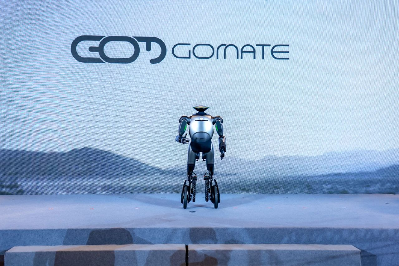 廣汽人形機器人GoMate亮相 擬于明年小批量生產